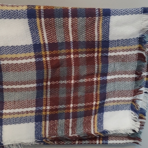 Cute Plaid Scarf with Fringe - Picture 2 of 2